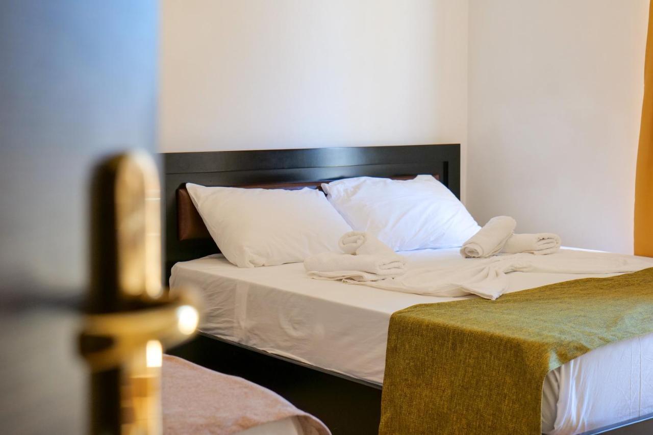 Verano Hotel Sarandë エクステリア 写真