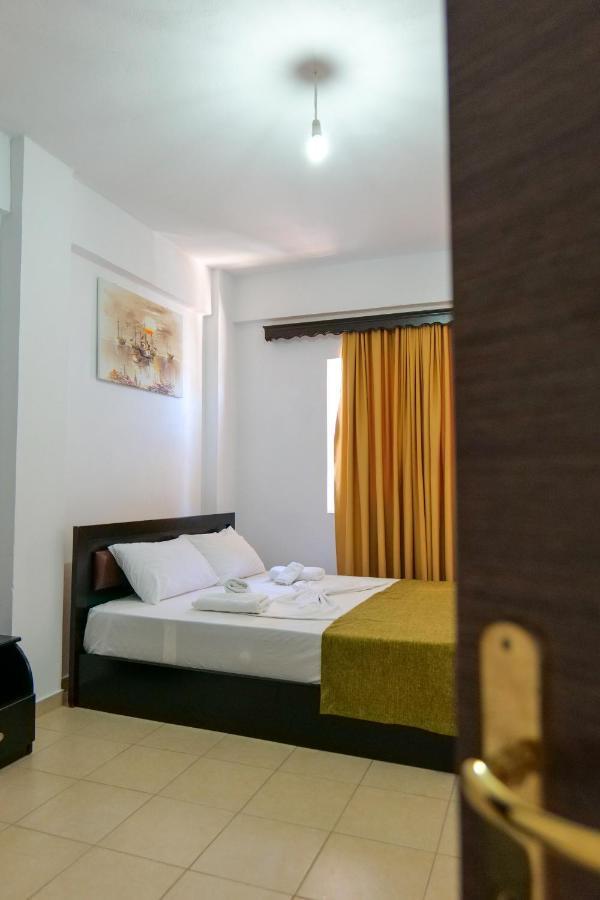 Verano Hotel Sarandë エクステリア 写真